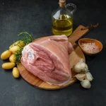 Μπούτι Χοιρινό με δέρμα με οστό